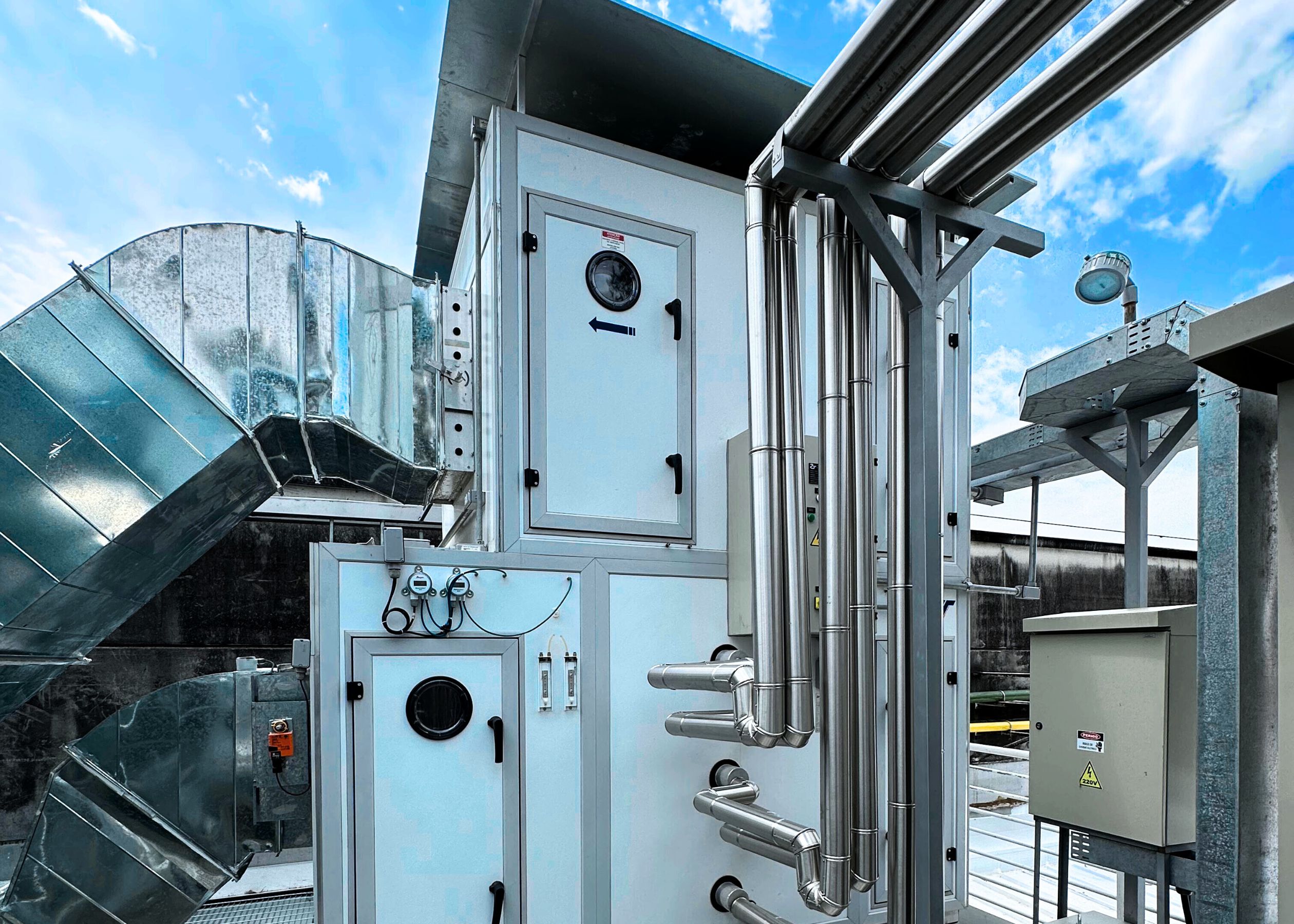 HVAC e Salas Limpas: A Engenharia Essencial por Trás da Pureza Controlada